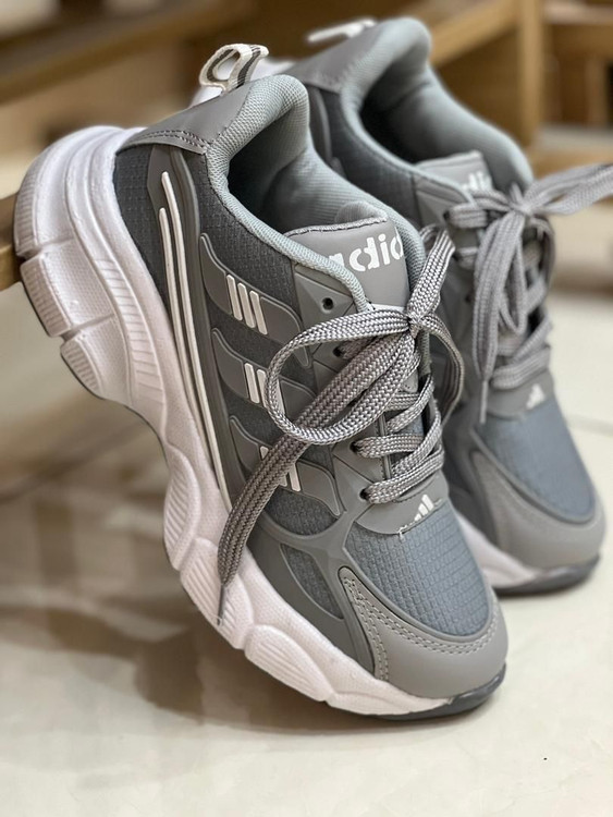 کتونی زنانه طوسی