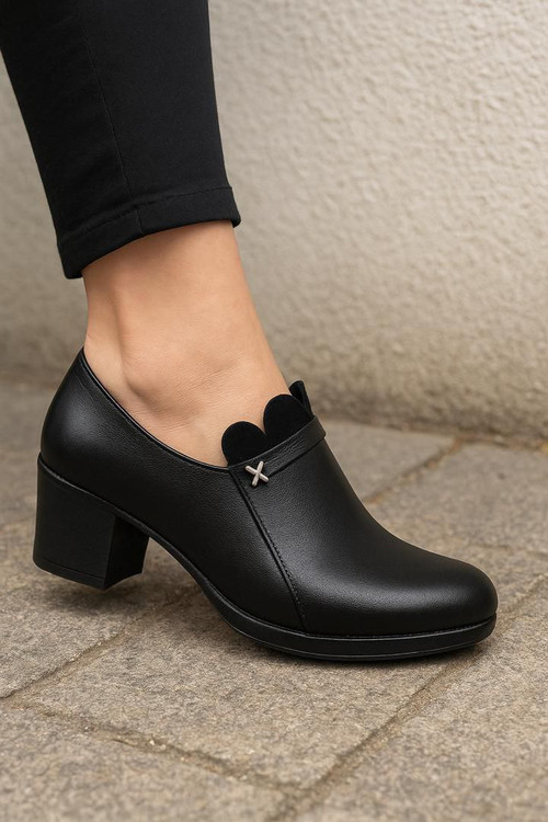 کفش پاشنه دار زنانه