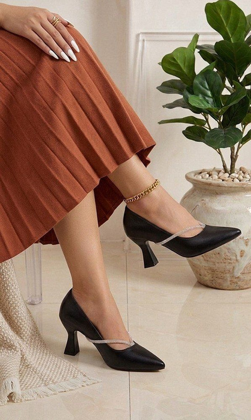 کفش پاشنه بلند زنانه