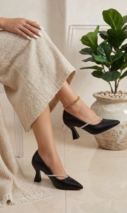 کفش پاشنه بلند زنانه